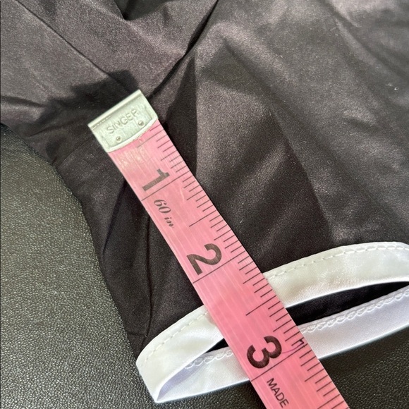 Nike Dri-Fit Standard Fit running shorts,panty lined, mesh panels, elastic waist - Picture 7 of 8